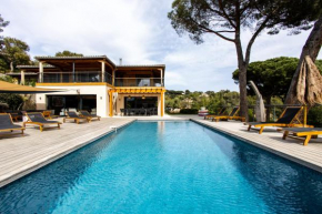 Villa Blanche Luxury - pieds dans l'eau, piscine chauffée